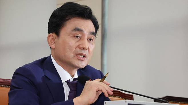 어제(15일) 인사청문회에서 발언하는 안규백 국방장관 후보자