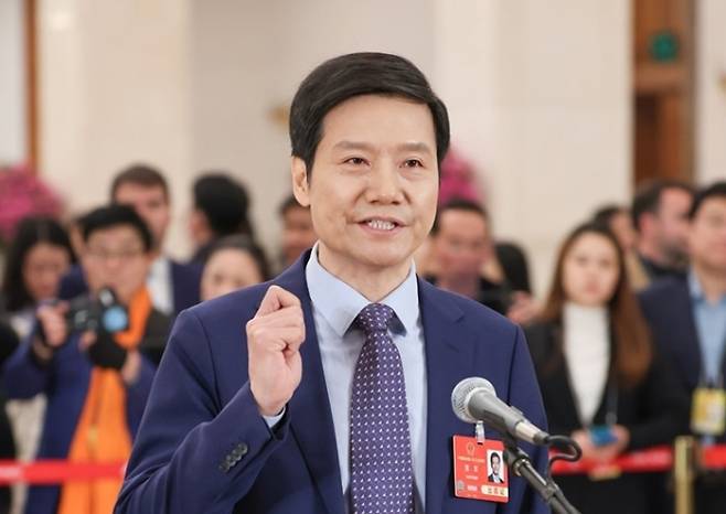 올해 3월 베이징 인민대회당에서 발언하는 레이쥔 샤오미 회장. 베이징 신화 연합뉴스