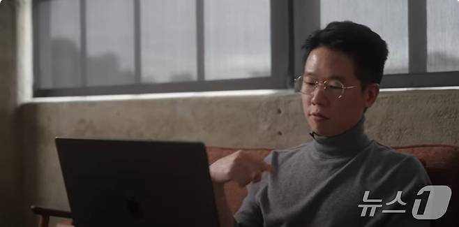 정형원 박사가 오픈AI o1 모델이 외계어식 한국어를 영어로 번역하는 모델 성능을 직접 시연하고 있다.(유튜브 갈무리)