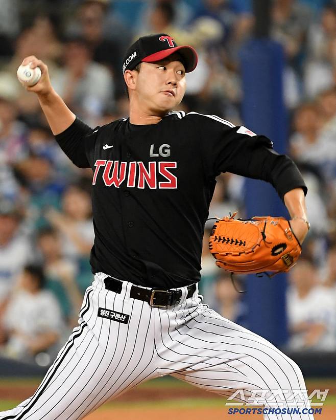 6일 대구 라이온즈파크에서 열린 삼성 라이온즈와 LG 트윈스의 경기. LG 유영찬이 역투하고 있다. 대구=박재만 기자 pjm@sportschosun.com/2025.07.06/