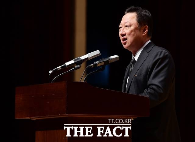 이재명 대통령은 17일 대미 특사단으로 박용만(사진) 전 대한상의 회장을 단장으로, 한준호·김우영 더불어민주당 의원 등 3명을 대통령 특사로 파견한다. /더팩트 DB