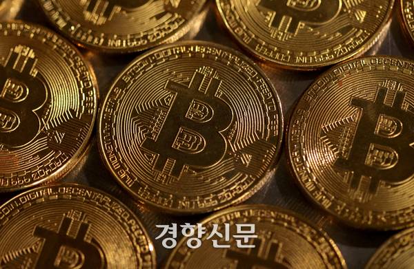 대표적인 암호화폐인 비트코인. 경향신문 자료사진