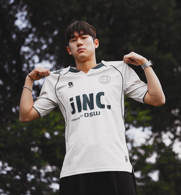 ▲ 이제 막 유럽 무대를 입성한 윤도영은 당장 프리미어리그에 도전하기보다 우선 상대적으로 수준이 낮은 리그에서 유럽 적응을 택했다. 브라이튼도 이를 인정하며 팀의 미래를 책임져 줄 윤도영을 임대 보냈다. ⓒ 엑셀시오르