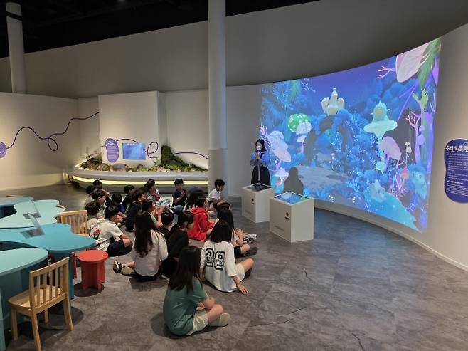 경기도어린이박물관이 두 달간 운영한 초등학생 상설교육 '모두와 함께 살아간다는 것은?'의 진행장면. 사진=경기문화재단