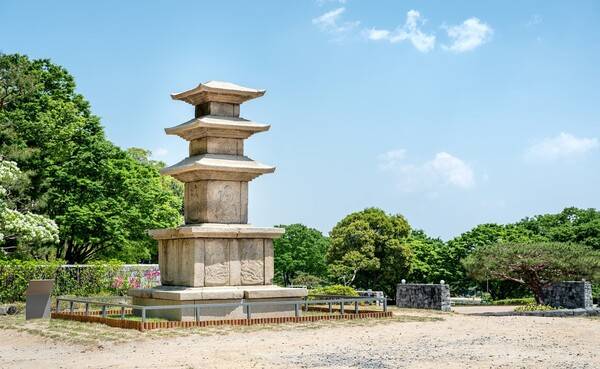 산청 범학리 삼층석탑.