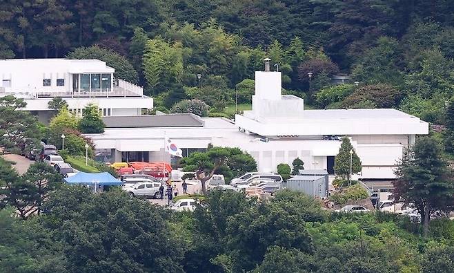 윤석열 전 대통령이 체포영장 집행에 불응하며 버틴 한남동 대통령 관저. 연합뉴스