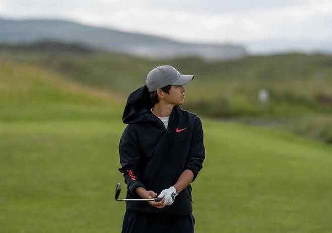 송중기 소셜 미디어