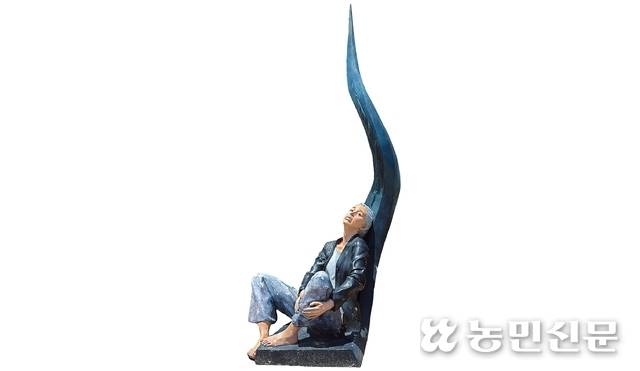 곳곳에 설치된 재미있는 조형물이 방문객의 눈길을 끈다. 평택=김원철 프리랜서 기자