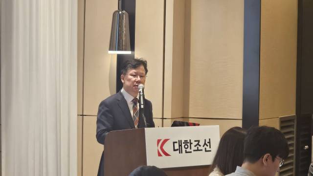 왕삼동 대한조선 대표가 17일 서울 여의도에서 열린 기업공개(IPO) 기자간담회에서 사업 설명을 하고 있다. 사진 제공=IR큐더스