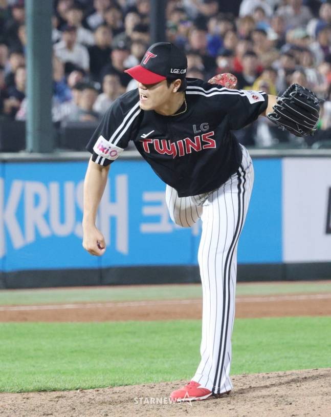 LG 김진성이 역투하고 있다. /사진=김진경 대기자
