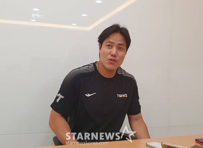 LG 김진성이 17일 잠실 롯데전을 앞두고 취재진과 인터뷰를 가졌다. /사진=김동윤 기자