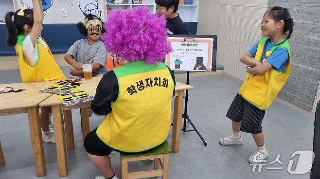 비금동초의 사제동행 행사 장면(전남도교육청 제공, 재판매 및 DB 금지)/뉴스1