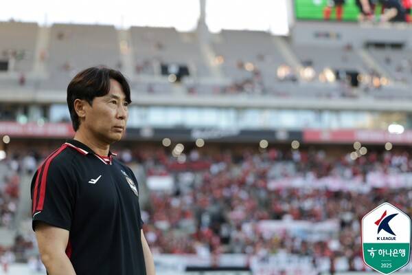 배수의 진을 친 김기동 FC서울 감독. ⓒ프로축구연맹