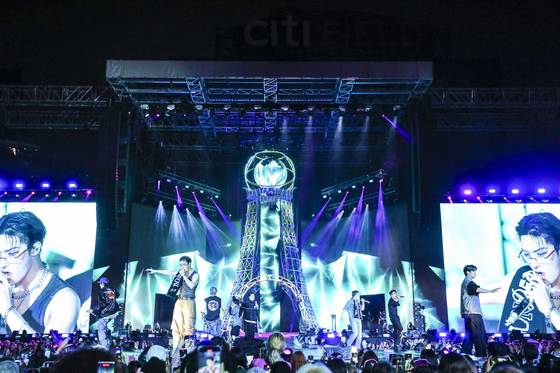 에이티즈는 뛰어난 라이브와 퍼포먼스로 해외에서도 큰 팬덤을 가지고 있다. 사진은 2024년 미국 뉴욕 투어 당시의 모습. 사진 KQ엔터테인먼트