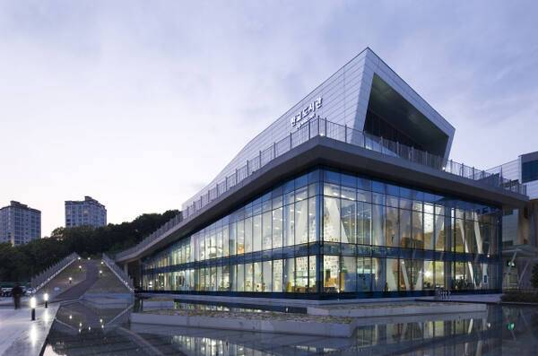 판교도서관 전경. 도서관제공