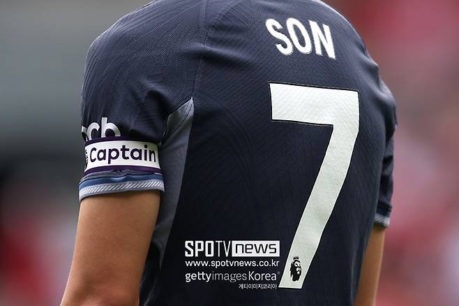 ▲ 토트넘은 손흥민의 팀내 입지를 고려해 거취 결정권을 위임했다. 계약만료까지 손흥민의 뜻에 따르기로 했다. 이적을 원하면 잡지 않고, 잔류를 결정하더라도 강제로 방출하지 않겠다는 입장이다.