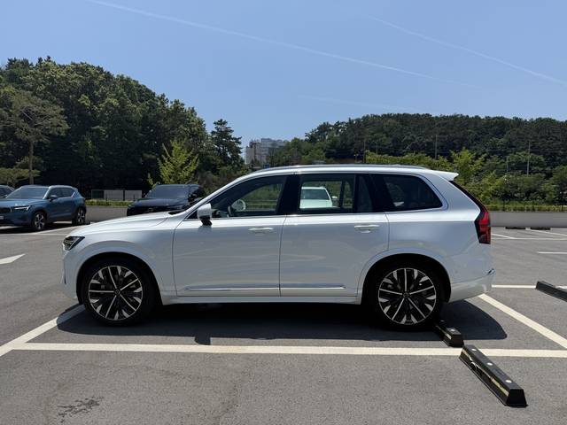 볼보 XC90 측면부