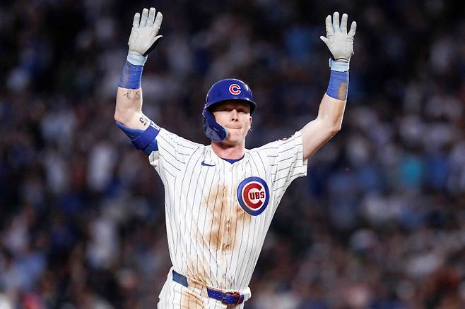 <yonhap photo-2181="">20일 보스턴전에서 시즌 26번째 홈런, 28번째 도루를 기록하며 30-30클럽 가입에 다가선 피트 크로우암스트롱. CHICAGO, ILLINOIS - JULY 19: Pete Crow-Armstrong #4 of the Chicago Cubs rounds the bases for a solo home run in the eighth inning against the Boston Red Sox at Wrigley Field on July 19, 2025 in Chicago, Illinois. Griffin Quinn/Getty Images/AFP (Photo by Griffin Quinn / GETTY IMAGES NORTH AMERICA / Getty Images via AFP)/2025-07-20 11:10:17/ <저작권자 ⓒ 1980-2025 ㈜연합뉴스. 무단 전재 재배포 금지, AI 학습 및 활용 금지></yonhap>