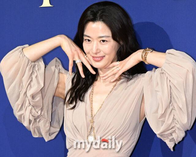 전지현이 최근 1인 기획사를 설립했다. / 마이데일리 DB