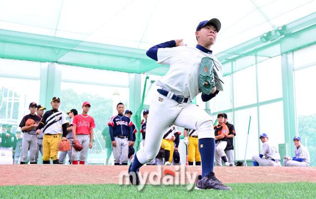 2025년 7월 20일 강원도 횡성베이스볼파크에서 '제2회 마이데일리배 전국유소년야구대회'가 열렸다. 스피드킹 콘테스트에서 우승한 윤재원(휘문아카데미)이 투구하고 있다./횡성베이스볼테마파크=유진형 기자