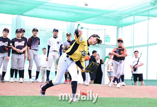 2025년 7월 20일 강원도 횡성베이스볼파크에서 '제2회 마이데일리배 전국유소년야구대회'가 열렸다. 스피드킹 콘테스트에서 김태원(도봉구)이 투구하고 있다./횡성베이스볼테마파크=유진형 기자