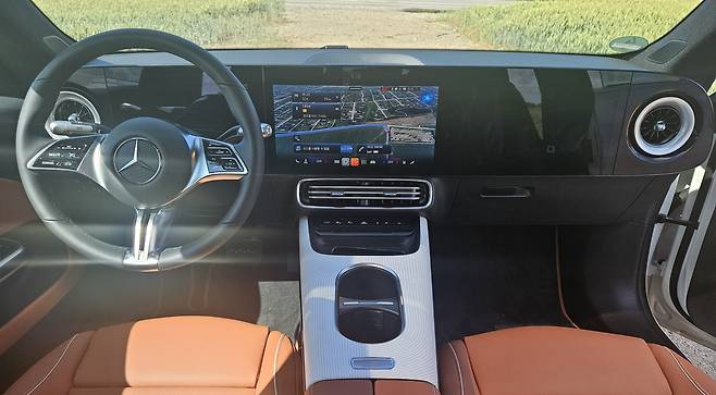 더 뉴 CLA 실내. 코펜하겐=서재근 기자