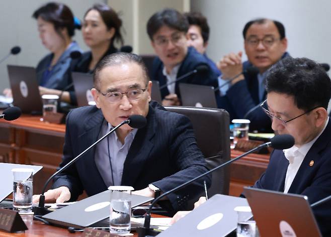 국무회의 참석하는 위성락 국가안보실장 (서울=연합뉴스) 홍해인 기자 = 위성락 국가안보실장이 15일 서울 용산 대통령실 청사에서 열린 국무회의에 참석하고 있다. 2025.7.15 hihong@yna.co.kr (끝) <저작권자(c) 연합뉴스, 무단 전재-재배포, AI 학습 및 활용 금지> 연합뉴스