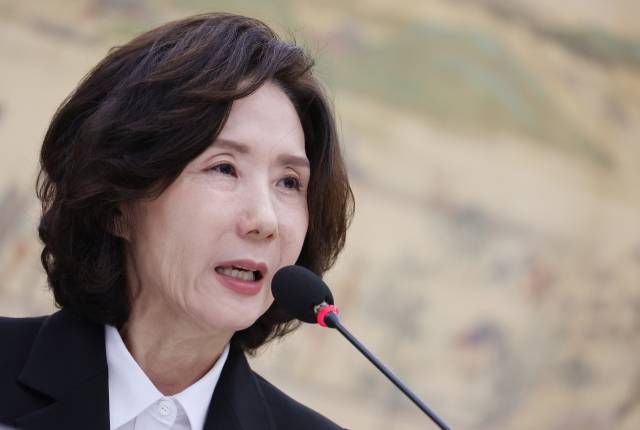 이진숙 사회부총리 겸 교육부 장관 후보자가 16일 서울 여의도 국회 교육위원회에서 열린 인사청문회에서 의원 질의에 답변하고 있다. 연합뉴스