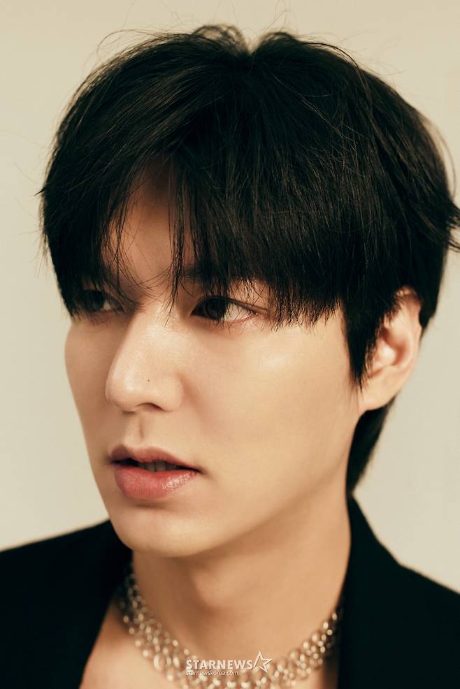 영화 '전지적 독자 시점'(감독 김병우)의 배우 이민호가 17일 진행된 라운드 인터뷰를 위해 포즈를 취하고 있다. /사진제공=MYM엔터테인먼트 2025.07.17 /사진=이동훈 photoguy@