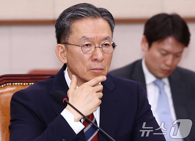 정성호 법무부 장관 후보자가 16일 오전 서울 여의도 국회 법제사법위원회에서 열린 법무부 장관 후보자 인사청문회에서 의원 질의를 듣고 있다. 2025.7.16/뉴스1 ⓒ News1 김민지 기자