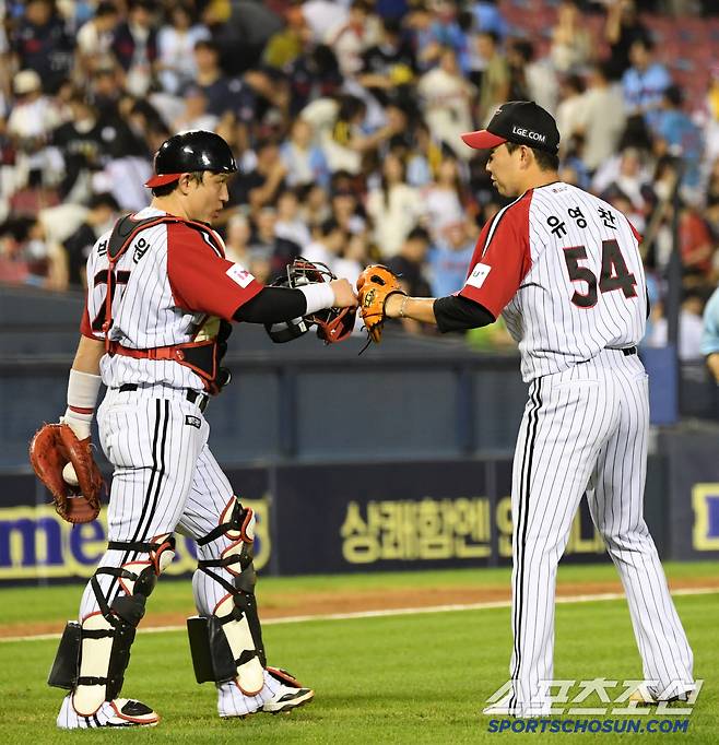 20일 잠실구장에서 열린 LG 트윈스와 롯데 자이언츠의 경기. 승리한 LG 선수들이 기뻐하고 있다. 잠실=박재만 기자 pjm@sportschosun.com/2025.07.20/