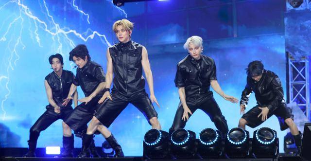 투모로우바이투게더가 '별의 장: 투게더' 발매 기념 미디어 쇼케이스를 진행했다. 뉴시스