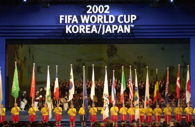 한국과 일본이 2002년 공동 개최한 월드컵 개막식. FIFA 홈페이지