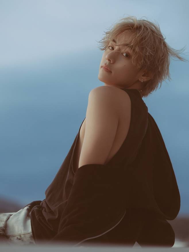 뷔 '슬로우 댄싱'-구아코 '나를 이렇게 사랑해줘' 만났다..라틴 음악 재탄생