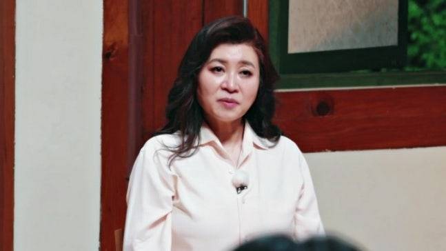 오은영이 6.25 참전 용사였던 아버지를 떠올리며 울컥한 모습을 보인다.