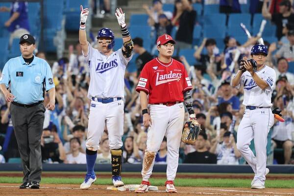 강민호(왼쪽). ⓒ삼성 라이온즈