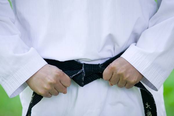 자녀가 다니는 태권도장 관장과 불륜을 저지른 아내와 이혼한 남성의 하소연이 전해졌다. 사진은 기사 내용과 직접적인 관련이 없음. /사진=클립아트코리아