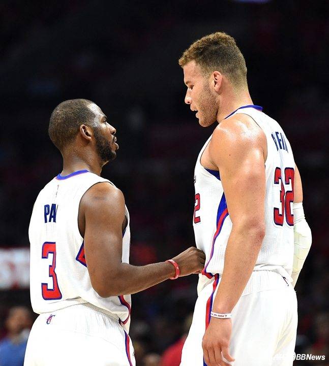 크리스 폴(왼쪽)과 블레이크 그리핀. /AFPBBNews=뉴스1