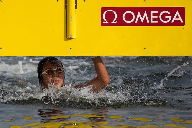 수영모가 벗겨진 채 결승점을 통과한 카지모토 이치카/신화 연합뉴스