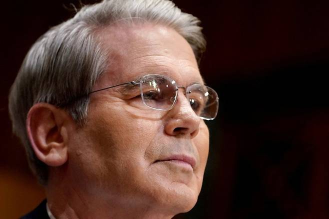 스콧 베선트 미국 재무장관이 22일(현지시간) 중국 협상팀과 오는 28~29일 스웨덴 스톡홀름에서 다시 만나 무역협상을 재개한다고 밝혔다. 로이터 연합