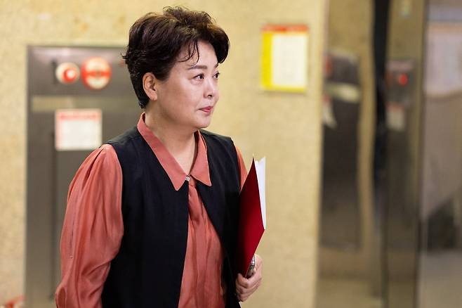 윤희숙 국민의힘 혁신위원장이 지난 17일 서울 여의도 국회에서 열린 비공개 비상대책위원회의에 참석하고 있다. 사진=뉴스1