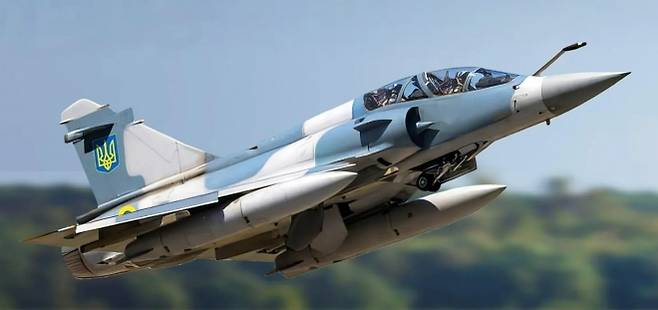 우크라이나 공군이 운용하던 프랑스의 다쏘 미라주 2000 전투기가 훈련 중 추락했다. 사진은 다쏘 미라주 2000 전투기 자료사진