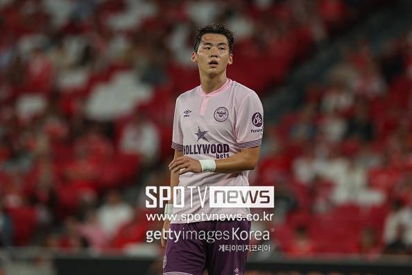 ▲ 독일 2부리그 소속의 카이저슬라우테른은 23일(한국시간) 구단 공식 홈페이지를 통해 "김지수가 브렌트포드를 떠나 임대로 팀에 합류했다. 계약 기간은 1년인 것으로 알려졌다.