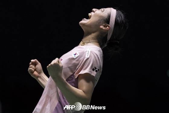 Ahn Se-Young rugira après avoir vaincu le 2-0 de Wang (21-12, 21-10) dans la Fédération mondiale de la badminton (BWF) TOUR SUPER 750 Japon Open Women's Singles Finals tenu à Tokyo, Japon, 20. / AFPBBNEWS = NEWS1
