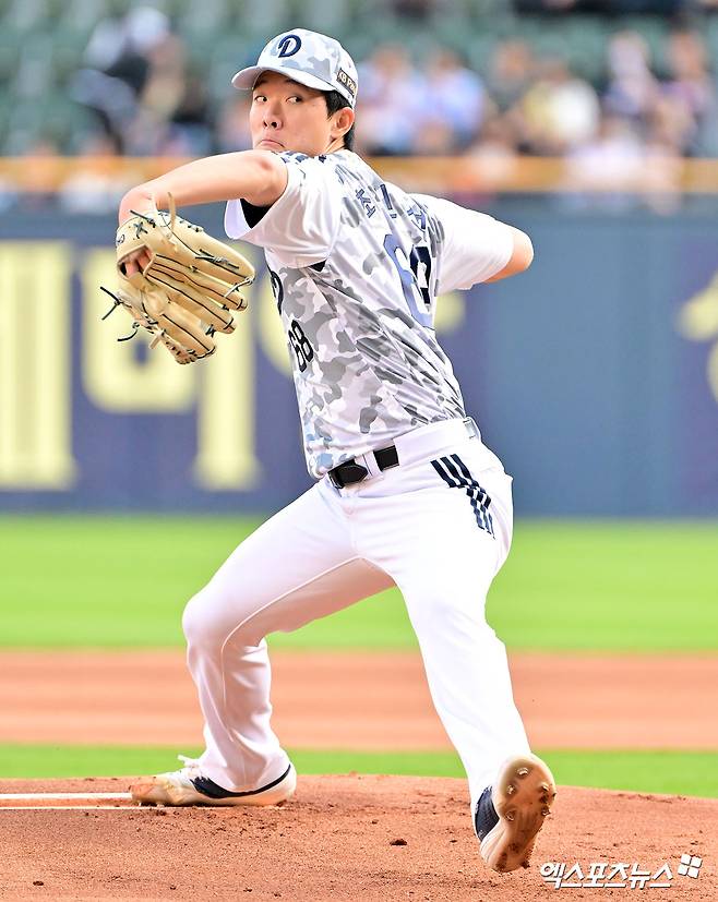 두산 베어스 최민석이 올해 정규시즌 경기에 등판해 역투하고 있다. 엑스포츠뉴스 DB