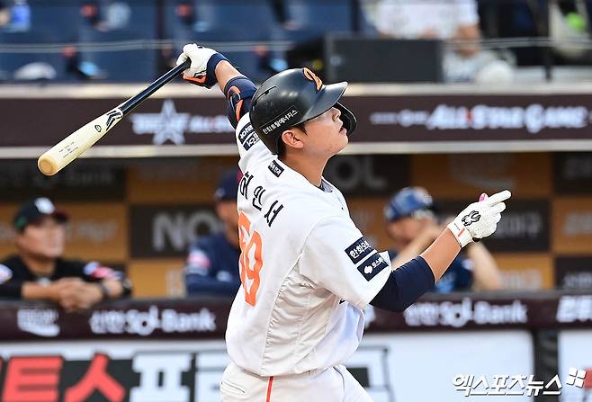 한화 이글스 허인서가 올해 정규시즌 경기에서 타격하고 있다. 엑스포츠뉴스 DB