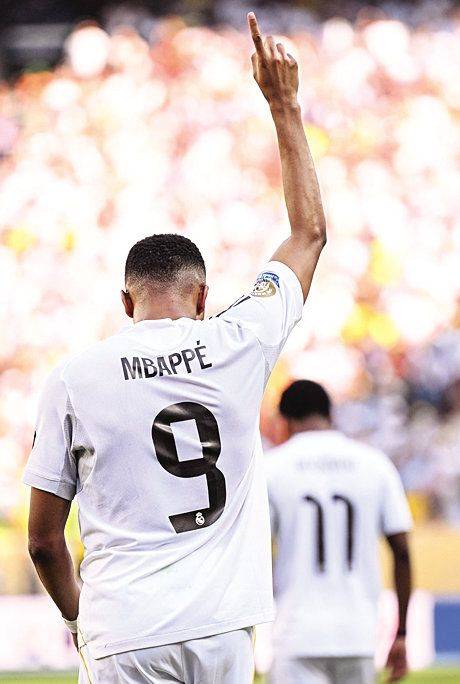 레알 마드리드의 킬리안 음바페는 클럽월드컵에서 달았던 9번 대신 루카 모드리치의 뒤를 이어 10번을 달 예정이다. AFP연합뉴스