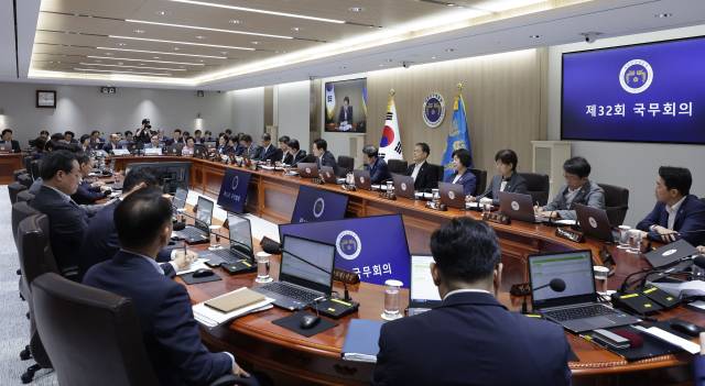 이재명 대통령이 22일 서울 용산 대통령실 청사에서 열린 국무회의를 주재하고 있다. 연합뉴스