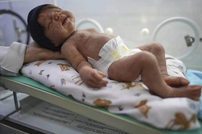 브라질 캄피나스의 한 매장에서 판매 중인 리얼 베이비돌/사진=AP통신