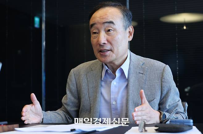 7일 허경욱 전 기획재정부 차관이 서울 종로구 법무법인 태평양 사무실에서 매일경제와 인터뷰하고 있다. 이승환 기자